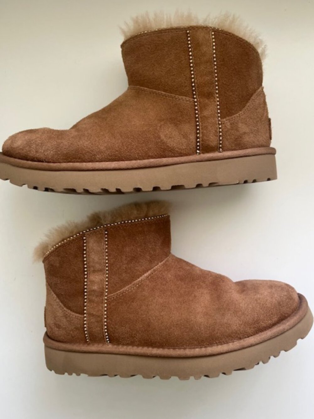 Rare! Ugg Classic Ultra Mini Chestnut Boots with Gold Stud Detail | Size 7 - Picture 5 of 9